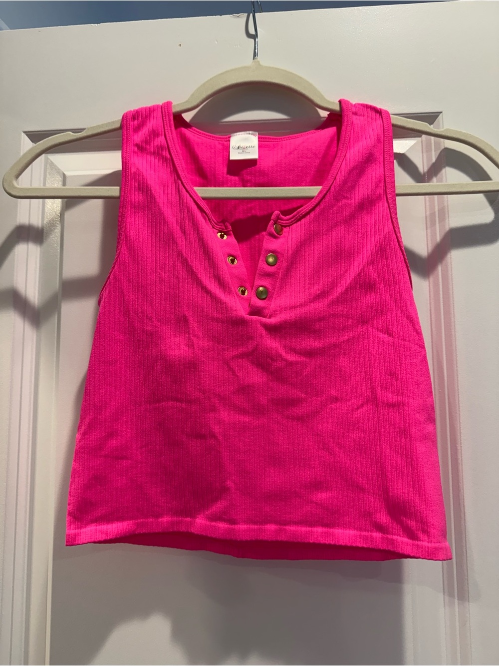 EUC Suzette junior hot pink stretchy tank with gold trim snaps M/L
